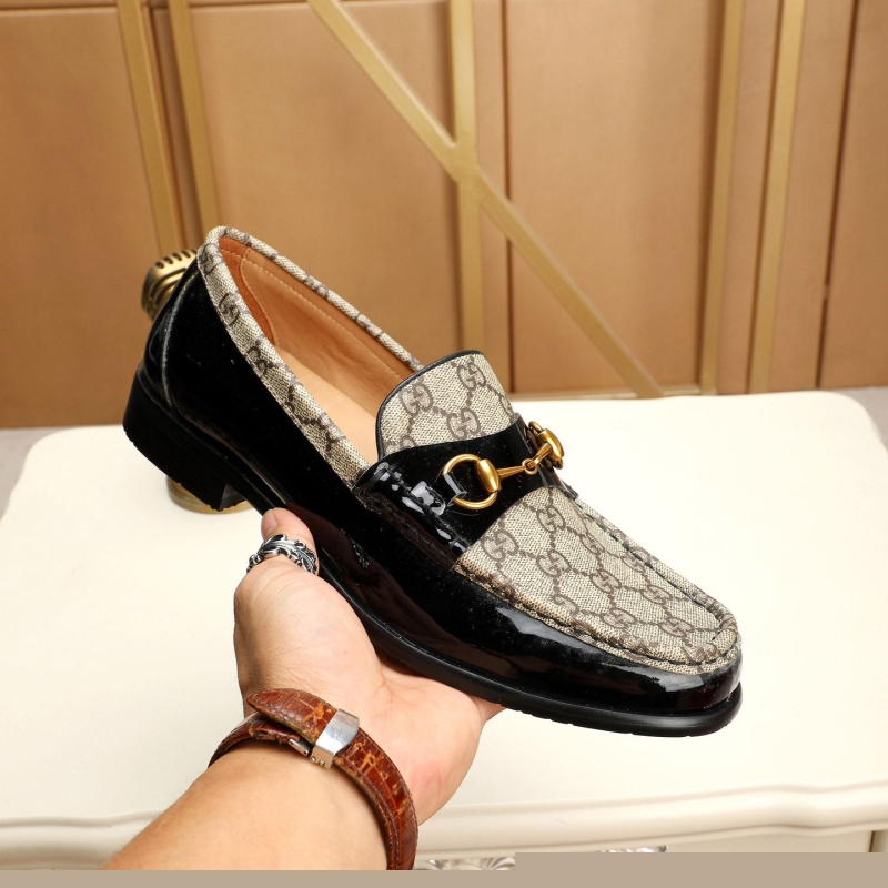 G*u*i leather shoes